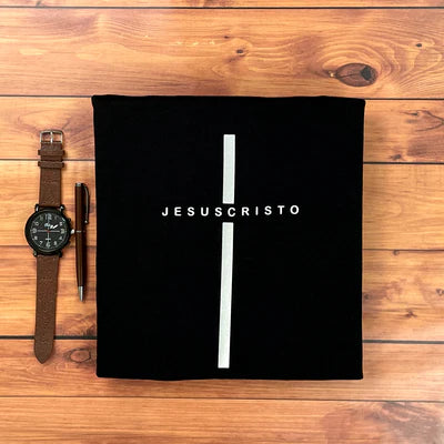 Camiseta Masculina Preta Jesus Cristo Cruz Prata